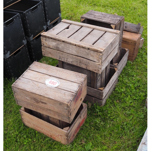 480 - Quantity of wooden boxes