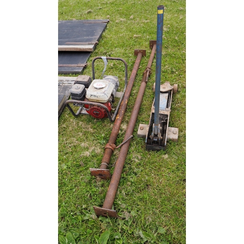 585 - Trolley jack, acrow props - 2 + generator spares