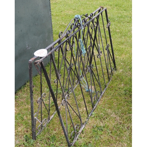 597 - Pair of metal garden gates 4ft