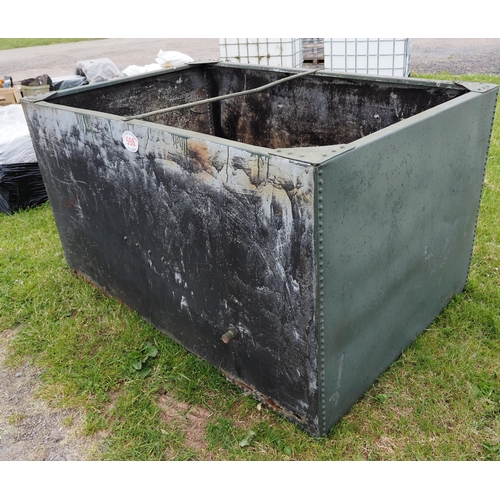 598 - Galvanised riveted water tank 6 x 4ft AF