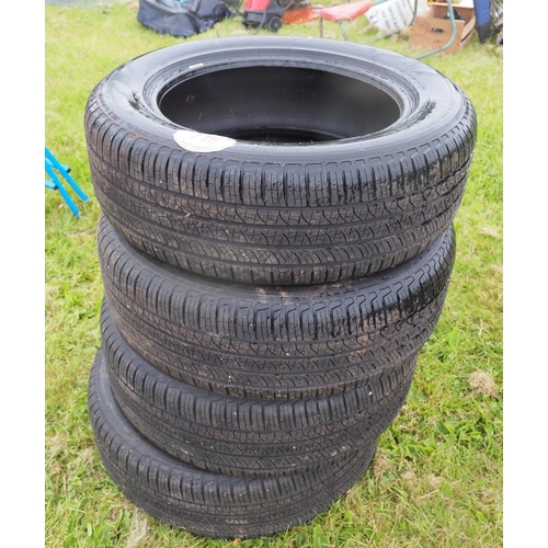 716 - Pirelli tyres 255/60R30 - 4