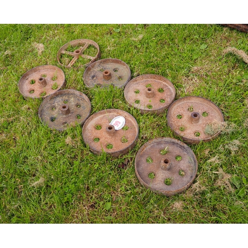 99 - Various cast iron wheels - 8