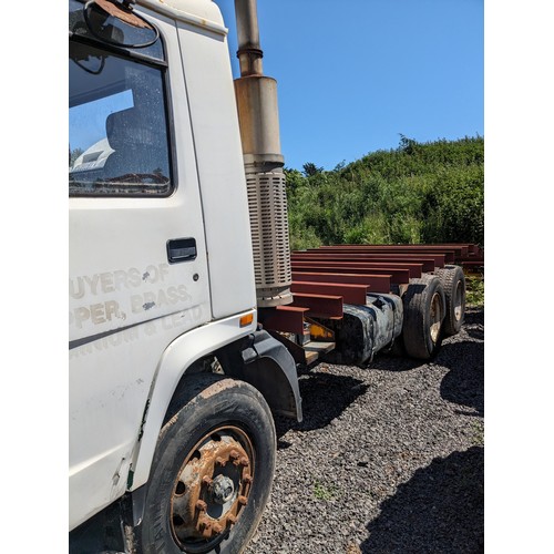 190 - Volvo FL7 Lorry chassis cab. Runs and drives. Unfinished project. Reg R405 BTX. V5. Key and isolator... 