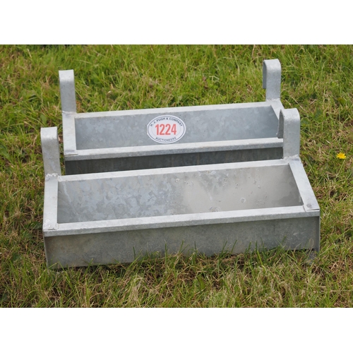 1224 - Galvanised hook on trough 2ft