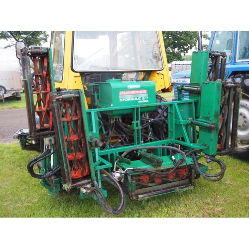 1549 - Ford 333 industrial tractor with Ransomes 5/7 mid mounted and rear gang mowers, showing 3105 hours. ... 