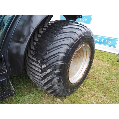 1553 - Deutz Fahr TCD diesel tractor, 2010. With flotation tyres 800/45-26.5 and 550/45-22.5. Starts, runs ... 