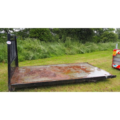 1569 - Lorry flatbed 12ft