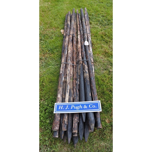 1010 - Tree stakes 8ft - 20