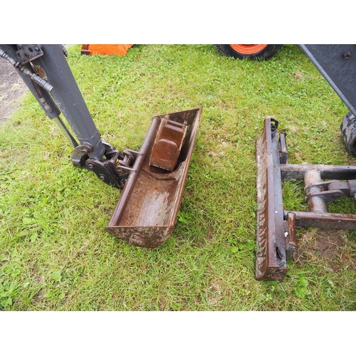 1544 - Volvo EC18D mini digger with expanding tracks, 2017. In good working order, c/w 2 buckets. Quick hit... 