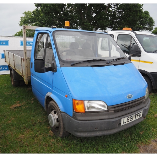 1697 - Ford Transit. Reg. L821 TFB. V5 and keys in office