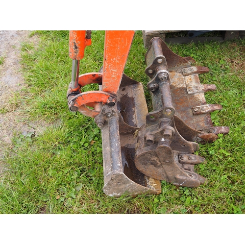 1809 - Kubota K008-3 mini digger. 2008. C/w 3 buckets, showing 2633 hours. Key in office