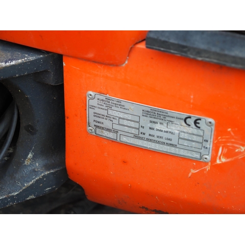 1809 - Kubota K008-3 mini digger. 2008. C/w 3 buckets, showing 2633 hours. Key in office