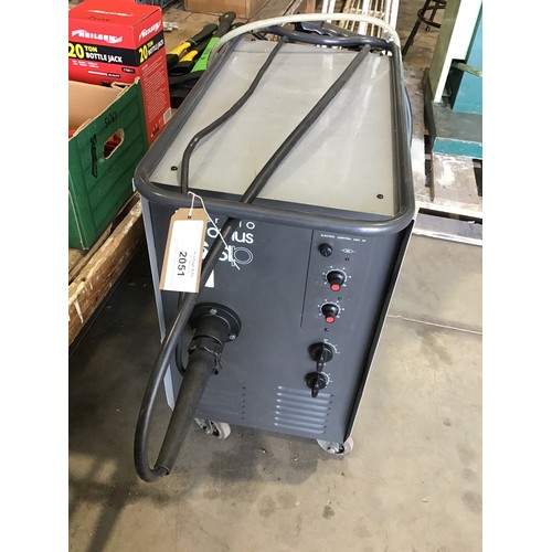 2051 - SIP Autoplus Super 210 amp mig welder. Turns on but wire feed not working