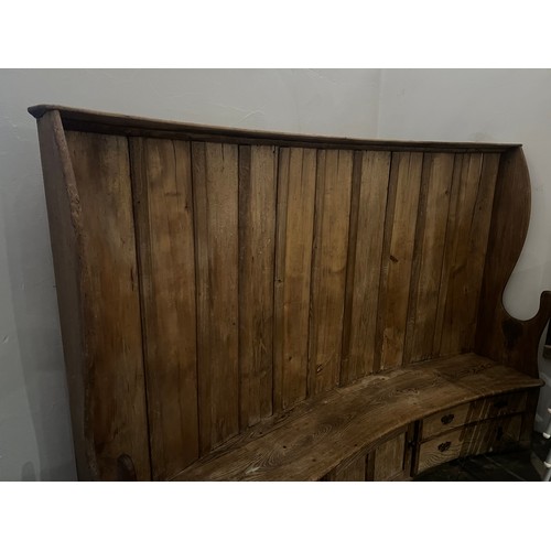 136 - Pine curved settle 7ft