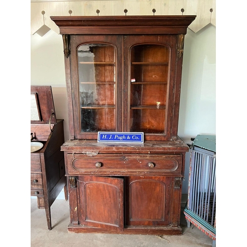 87 - Mahogany display unit with 1 door and 1 drawer 84 x 46 x 15