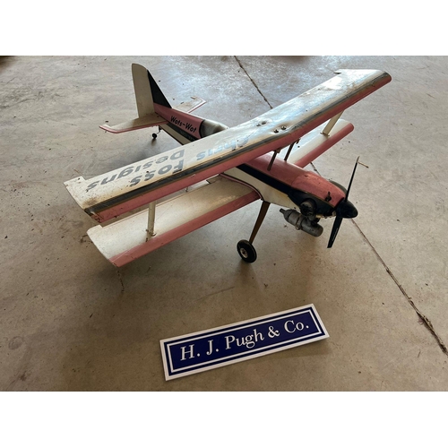 99 - Airplane model with motor