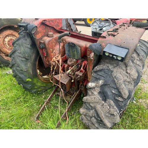 162A - International tractor for restoration. Engine believed to be good.