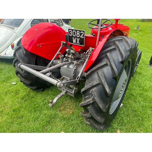 199 - Massey Ferguson 35 tractor. Manufactured in 1960.
3 cylinder diesel,
Reg 3082 WX. V5 document, manua... 