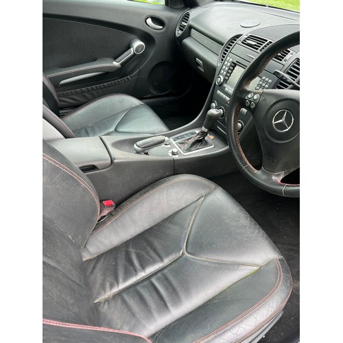 185 - Mercedes SLK 280 convertible car. 2007. 2997cc. Petrol. Runs and drives. Needs battery. 
Running whe... 