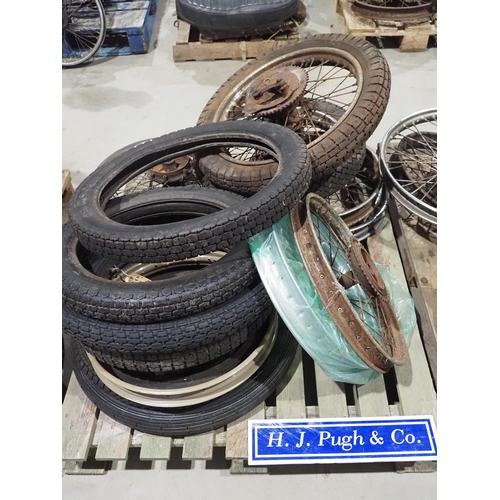 513 - Assorted motorcycle wheels and tyres