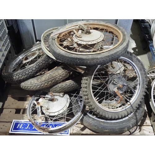 522 - Assorted Japanese motorcycle wheels