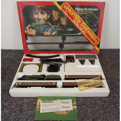 51 - Hornby R176 Flying Scotsman set with box and other various locomotives and parts