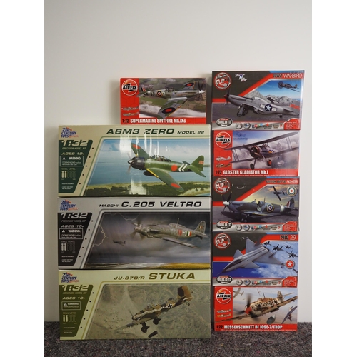 63 - Airfix, Starter Clip Kit and 21st Century Toys model aircraft kits