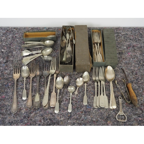 260 - Quantity of assorted silver plate cutlery