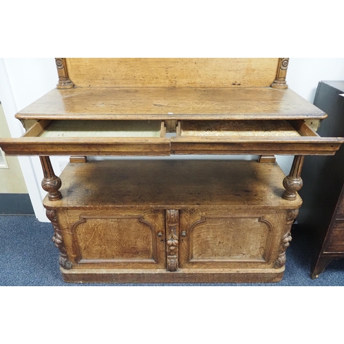 436 - Oak sideboard with cupboards and hidden drawers H58