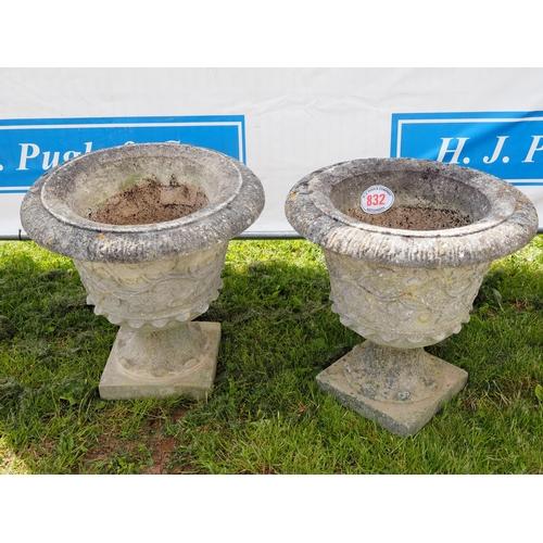 832 - Pair of urn planters approx. 2ft dia