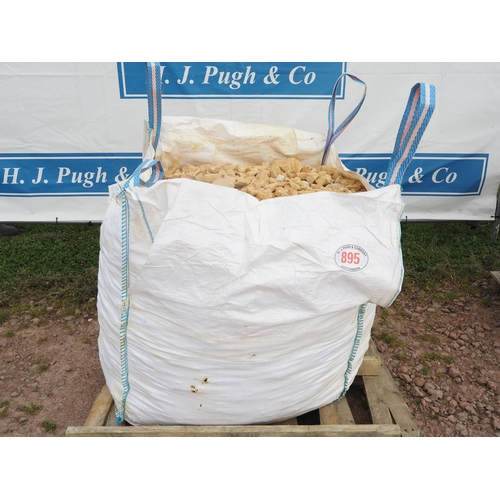 895 - Bag of Cotswold stone chippings