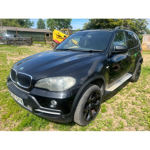 202 - BMW X5 4x4. 176,000 miles. MOT until July. Updated towing diff. Leather interior. Reg PL07 GYX. V5 a... 