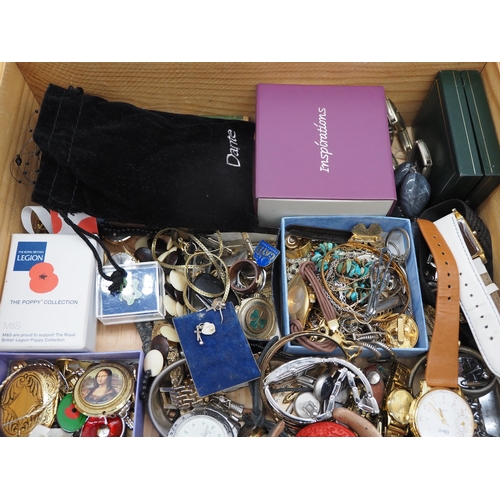 334 - Quantity of assorted costume jewellery to include necklaces, charms, earrings and 9ct gold pendants,... 