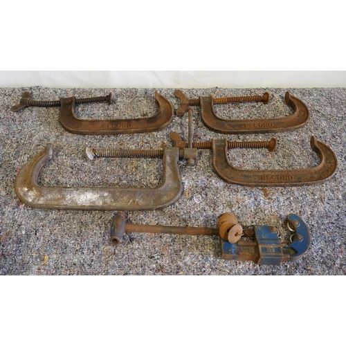 214 - Record No. 8 G clamps, Record No 102 pipe cutter etc.