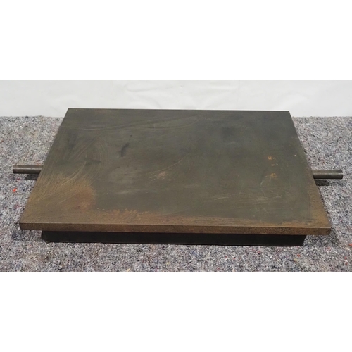 258 - Cast iron surface plate 24