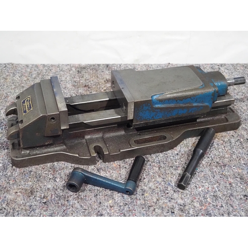 259 - Heavy duty machine vice, 24