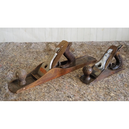 438 - Stanley No. 6 and No. 4 wood planes