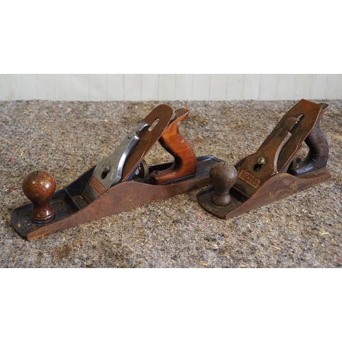 441 - Record No. 5½ and 4½ wood planes