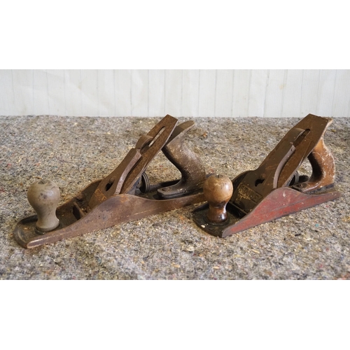 446 - Stanley No. 5 and No. 4½ wood planes