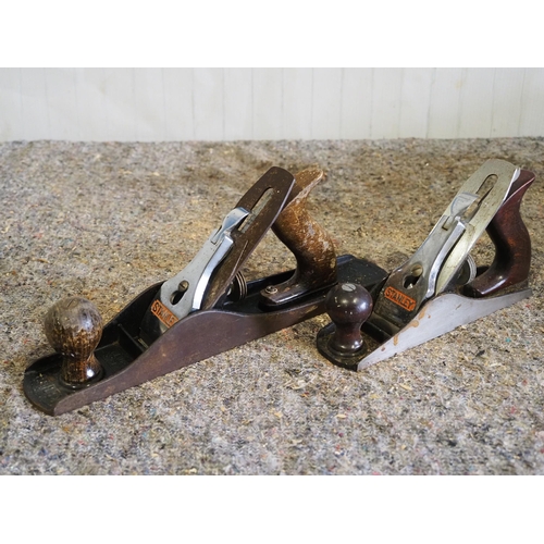 447 - Stanley No. 5 and No. 3 wood planes