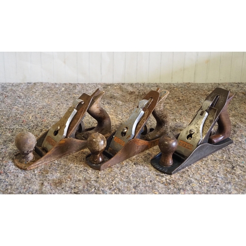 450 - Record No. 4 wood planes - 2 and Record No. 3 wood plane