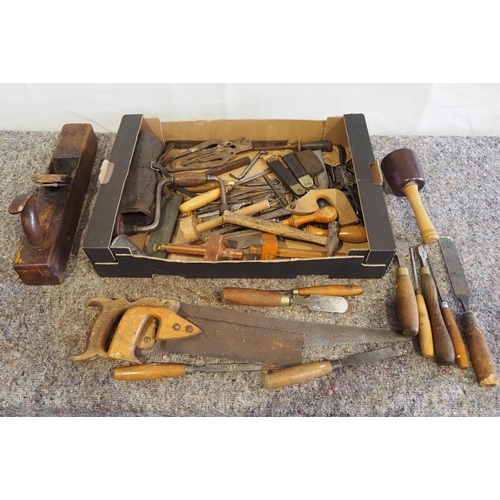 562 - Box of woodworking tools to include assorted chisels, plane, saws, etc.