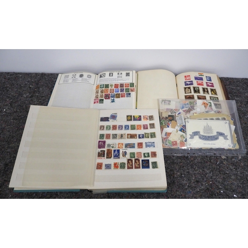 231 - Quantity of assorted lose stamps and albums to include some pre WWII