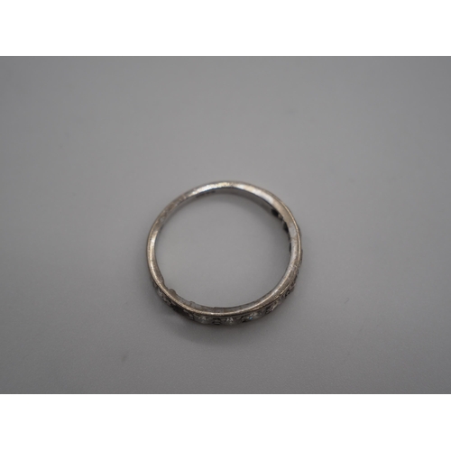 345B - 18ct White gold 9 stone graduated half eternity ring. The largest approx. 20 points. 3.5g