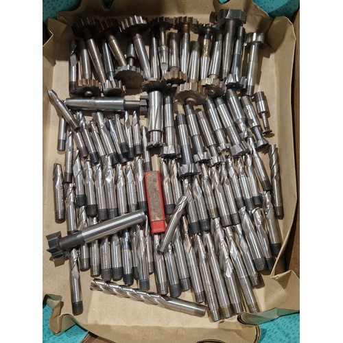 520 - Box of milling cutters