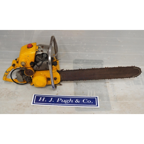 152 - Danarm DD8F MK I chainsaw 22