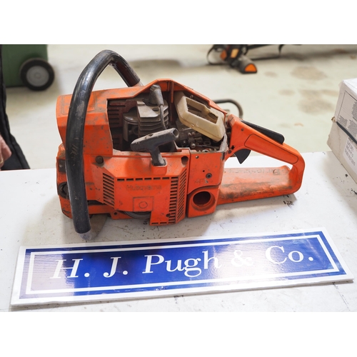 189 - Husqvarna cut away chainsaw body