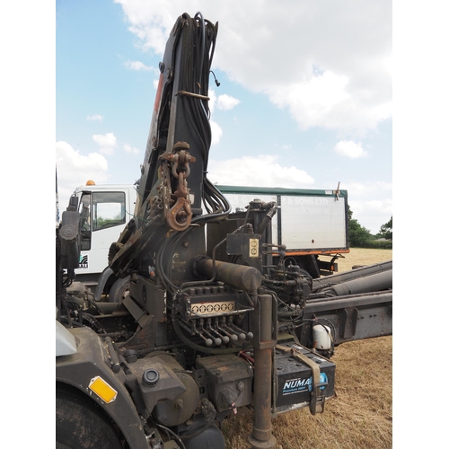 349 - Renault Manager hook body lorry with Hi-ab. Runs and drives, showing 222668km, 17 ton gross. MOT unt... 