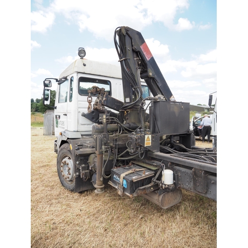 349 - Renault Manager hook body lorry with Hi-ab. Runs and drives, showing 222668km, 17 ton gross. MOT unt... 