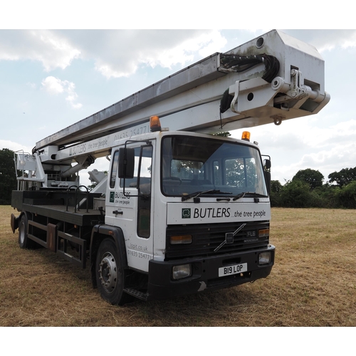 351 - Volvo FL6 26 meter cherry picker lorry. 1988. Runs and drives, showing 720032 kms, hydraulic work pl... 